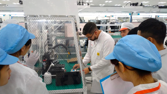 ha BQ crea una fábrica en la que trabajarán 100 ingenieros españoles y producirá 20.000 terminales al día. ha BQ crea una fábrica en la que trabajarán 100 ingenieros españoles y producirá 20.000 terminales al día.