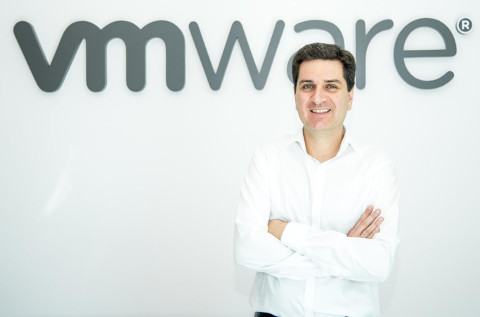 Vicente Pérez, de. VMware. Vicente Pérez, de. VMware.