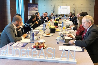 Coloquios - Desayunos Sectoriales de Aslan: "Tecnología en Sectores Clave de la Economía española". Sanidad Coloquios - Desayunos Sectoriales de Aslan: "Tecnología en Sectores Clave de la Economía española". Sanidad