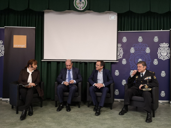 La Policía Nacional y Orange alertan sobre el riesgo de los social challenges. La Policía Nacional y Orange alertan sobre el riesgo de los social challenges.