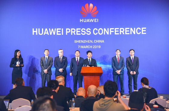 Huawei responde y demanda al gobierno de EE UU por restricciones en las ventas de sus soluciones.