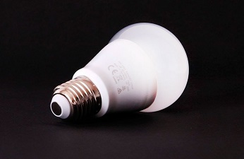 ENLIGHT’EM: conectividad en bombillas LED. ENLIGHT’EM: conectividad en bombillas LED.