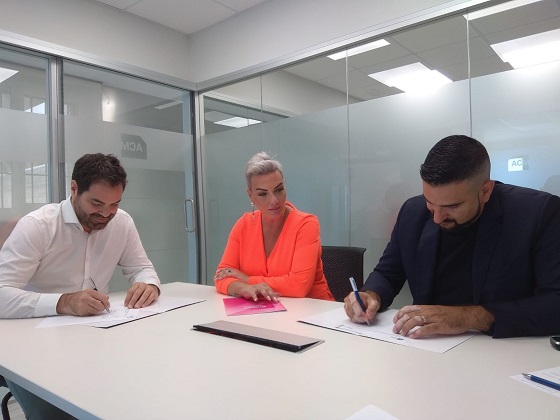 Fibracat ofrecerá Internet y telefonía a los municipios afiliados a la ACM Fibracat ofrecerá Internet y telefonía a los municipios afiliados a la ACM