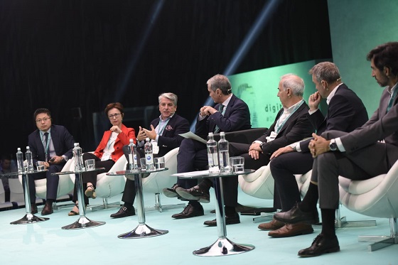 La segunda jornada del congreso DigitalES Summit 2019 celebró un panel de debate sobre los retos tecnológicos para el mundo de mañana La segunda jornada del congreso DigitalES Summit 2019 celebró un panel de debate sobre los retos tecnológicos para el mundo de mañana