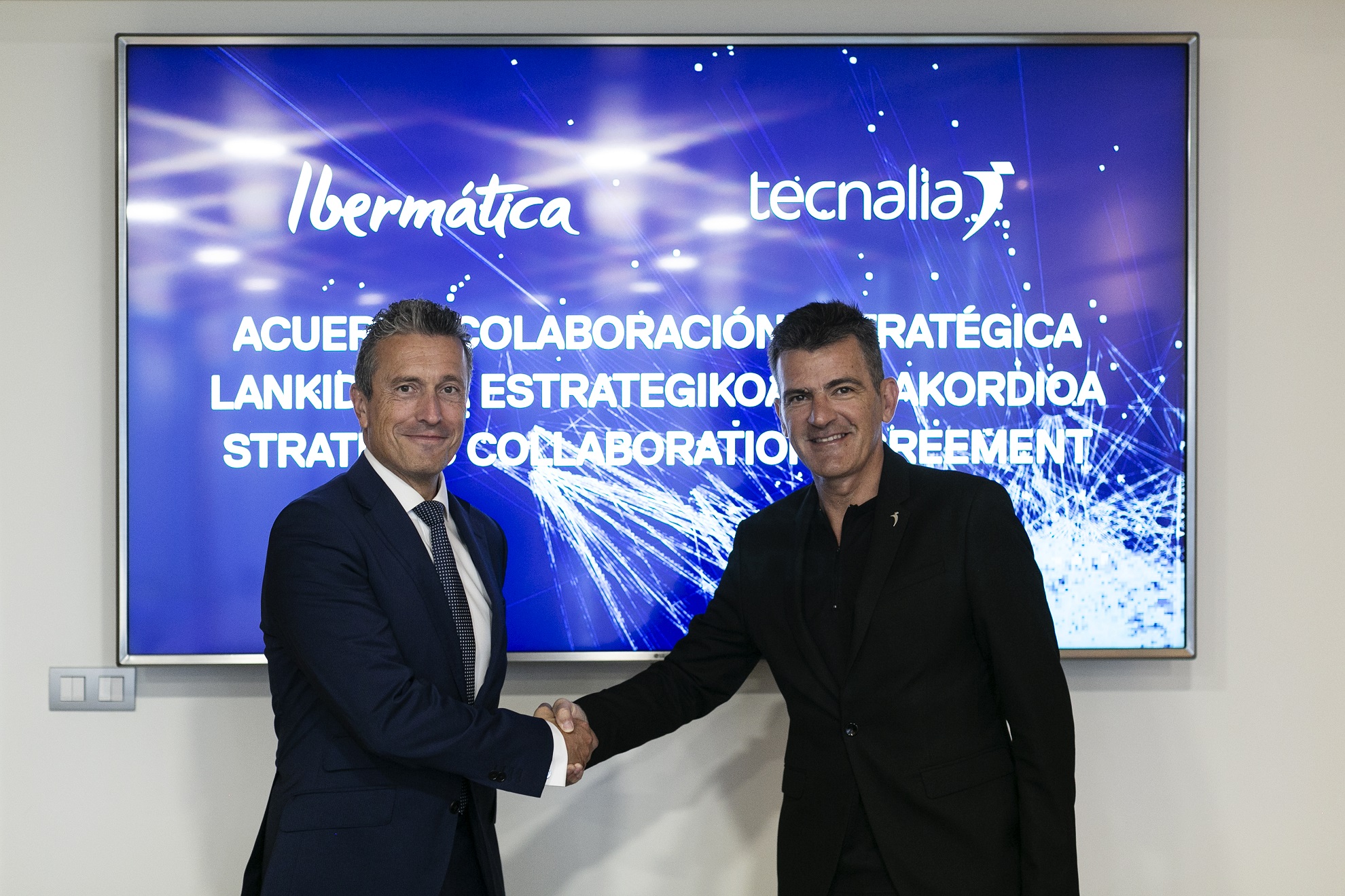 Juan Ignacio Sanz, director general y consejero delegado de Ibermática, y Iñaki San Sebastián, CEO de Tecnalia. Juan Ignacio Sanz, director general y consejero delegado de Ibermática, y Iñaki San Sebastián, CEO de Tecnalia.