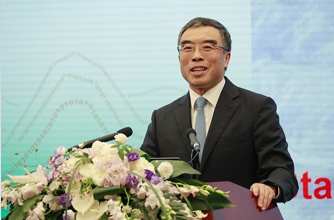 Liang Hua, presidente de Huawei, durante la presentación de los resultados financieros del primer semestre de 2019.