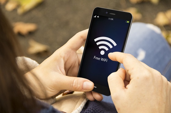 Los peligros ocultos de las redes Wi-Fi públicas. Los peligros ocultos de las redes Wi-Fi públicas.