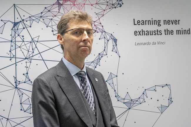 Arturo Azcorra, vicepresidente de 5TONIC. Director de IMDEA Networks y profesor en la Universidad Carlos III. Arturo Azcorra, vicepresidente de 5TONIC. Director de IMDEA Networks y profesor en la Universidad Carlos III.
