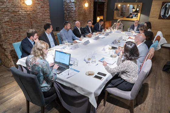 DCM, en colaboración con Nutanix, ha organizado un executive lunch sobre migración a la nube. DCM, en colaboración con Nutanix, ha organizado un executive lunch sobre migración a la nube.