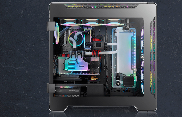 Torre de ordenador de Thermaltake. Torre de ordenador de Thermaltake.