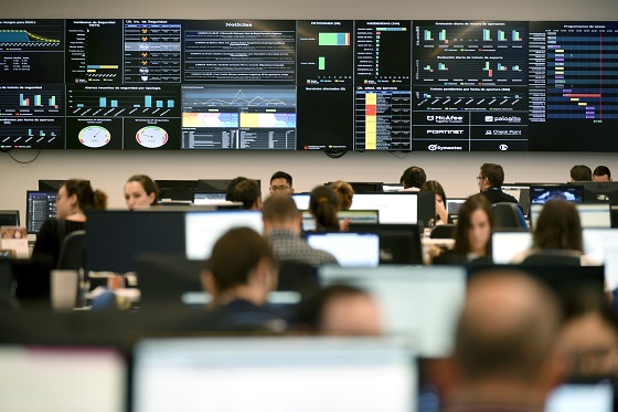 Digital Operation Center (DOC) de Telefónica Empresas en Madrid.