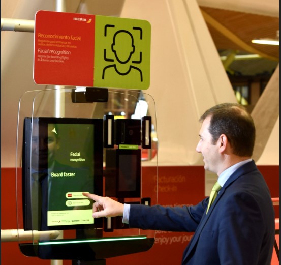 Sistema de identificación biométrica de everis en el aeropuerto Adolfo Suárez Madrid-Barajas. Sistema de identificación biométrica de everis en el aeropuerto Adolfo Suárez Madrid-Barajas.