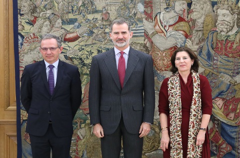Enrique Lores, Felipe VI y Helena Herrero Enrique Lores, Felipe VI y Helena Herrero