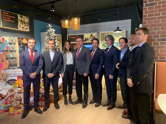 Equipo Sevilla en la primera videollamada 100% 5G entre dos ciudades europeas. Equipo Sevilla en la primera videollamada 100% 5G entre dos ciudades europeas.
