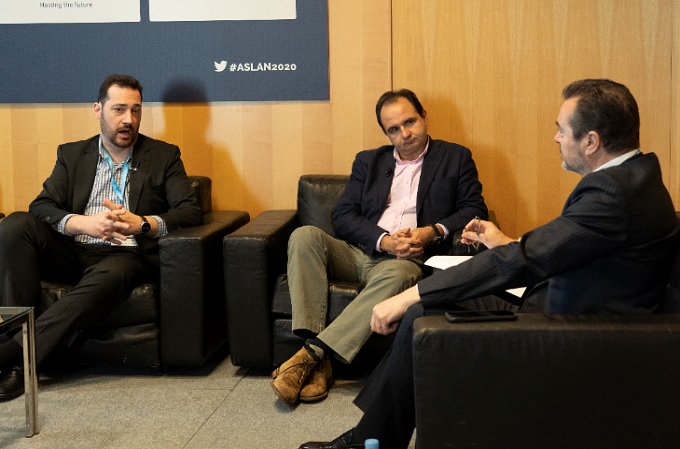 Debate entre Enrique Salgado, global IT manager de Cabify, y Santiago Campuzano, director regional de Citrix Iberia, moderado por Ambrosio Rodríguez, Director de Computing Debate entre Enrique Salgado, global IT manager de Cabify, y Santiago Campuzano, director regional de Citrix Iberia, moderado por Ambrosio Rodríguez, Director de Computing