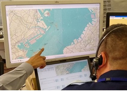 Evaluación por el controlador de operaciones en el Tokyo Wan Vessel Traffic Service Center. Evaluación por el controlador de operaciones en el Tokyo Wan Vessel Traffic Service Center.
