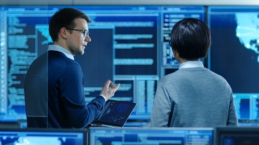Los nuevos servicios de Schneider Electric optimizan los planes de mantenimiento Los nuevos servicios de Schneider Electric optimizan los planes de mantenimiento