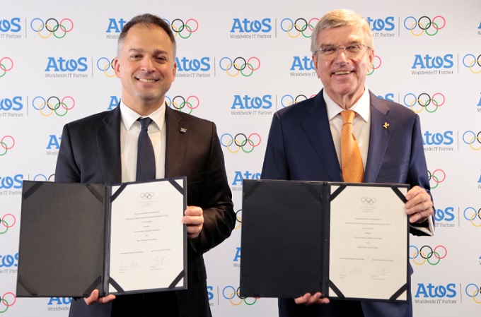 El CEO de Atos, Elie Girard, y el Presidente del COI, Thomas Bach El CEO de Atos, Elie Girard, y el Presidente del COI, Thomas Bach