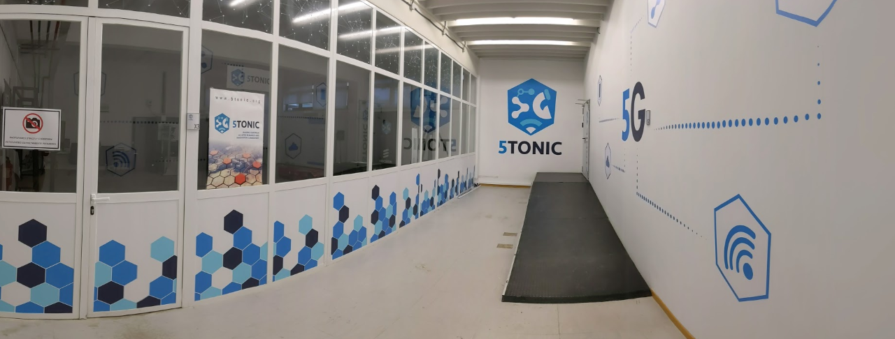 El laboratorio 5TONIC ha participado en más de 25 proyectos y colaborado con más de 50 empresas. El laboratorio 5TONIC ha participado en más de 25 proyectos y colaborado con más de 50 empresas.