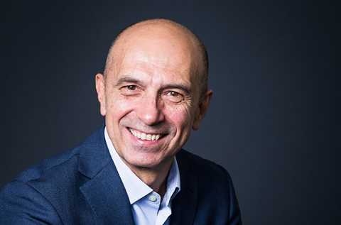Roberto Llop, Director Regional South & West Europe Cyberark. Roberto Llop, Director Regional South & West Europe Cyberark.