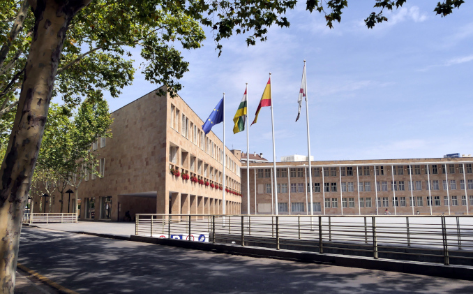 Ayuntamiento de Logroño (foto Wikemedia Commons, autor Jinus) Ayuntamiento de Logroño (foto Wikemedia Commons, autor Jinus)