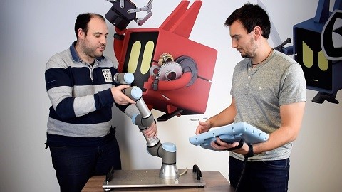 Telefónica firma un acuerdo con Alias Robotics. Telefónica firma un acuerdo con Alias Robotics.