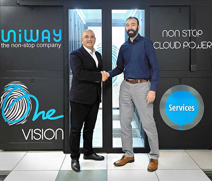 Hassan Kalantari, CEO de Uniway Tecnologies, y Sancho Larena, CEO de Pandora FMS. Hassan Kalantari, CEO de Uniway Tecnologies, y Sancho Larena, CEO de Pandora FMS.