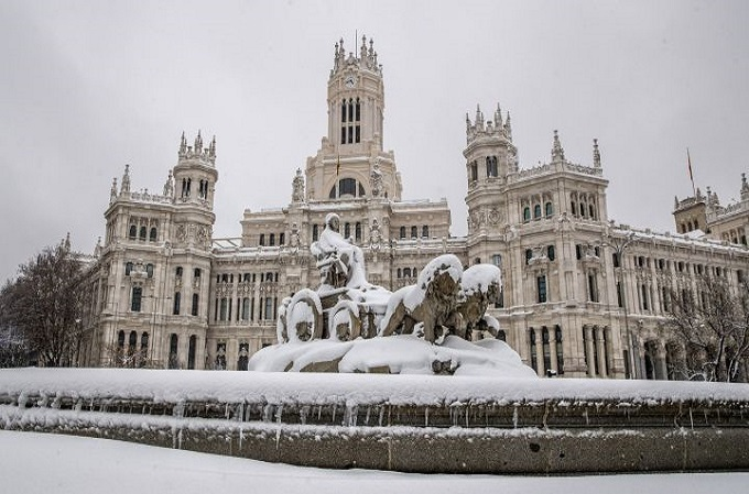 Glorieta de Cibeles nevada por tras el paso de la borrasca Filomena (Madrid). Glorieta de Cibeles nevada por tras el paso de la borrasca Filomena (Madrid).