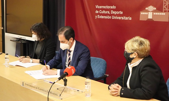 Thales becará a estudiantes de Teleco de la UCLM. Thales becará a estudiantes de Teleco de la UCLM.