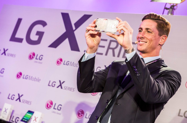 Fernando Torres promociona un móvil de LG en 2016. 